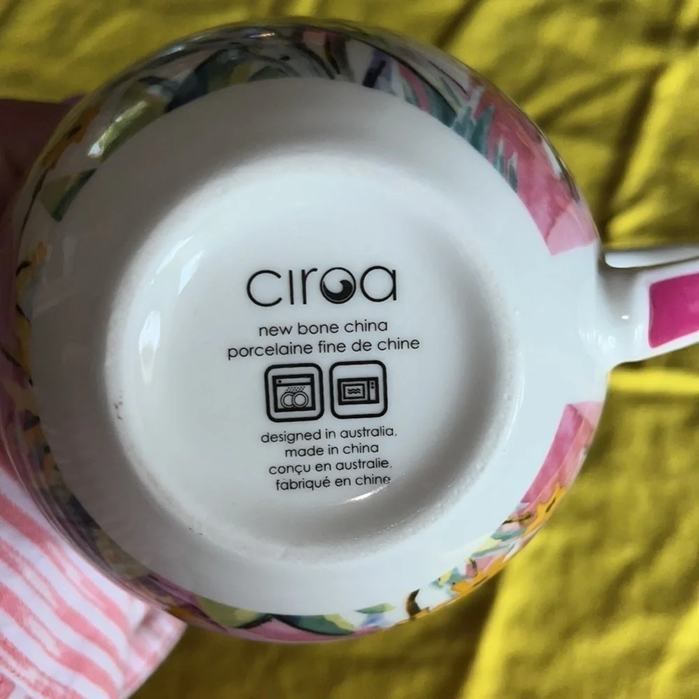 Ciroa New Bone China Bird latte Mug/ excellent condition